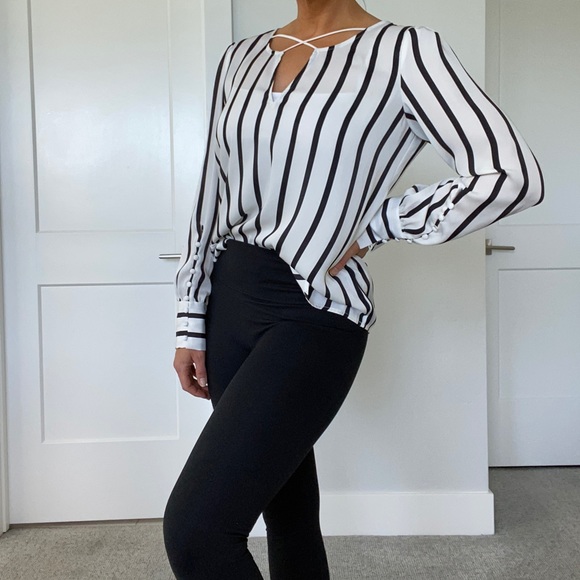 Gorgeous Striped Express Blouse - Picture 4 of 12